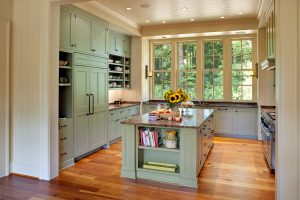 3 Simple Ideas for Accentuating Your Cabinet Color and Design